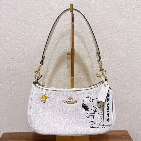 NWT Coach X Peanuts Teri Shoulder Bag With Snoopy - Picture 2 of 7